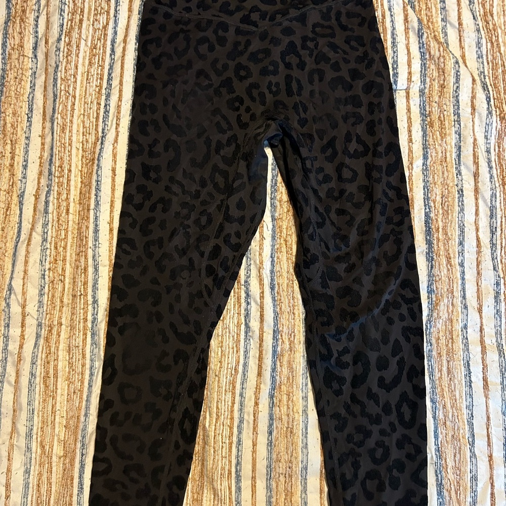 Chic Black Leopard Print Women's Leggings